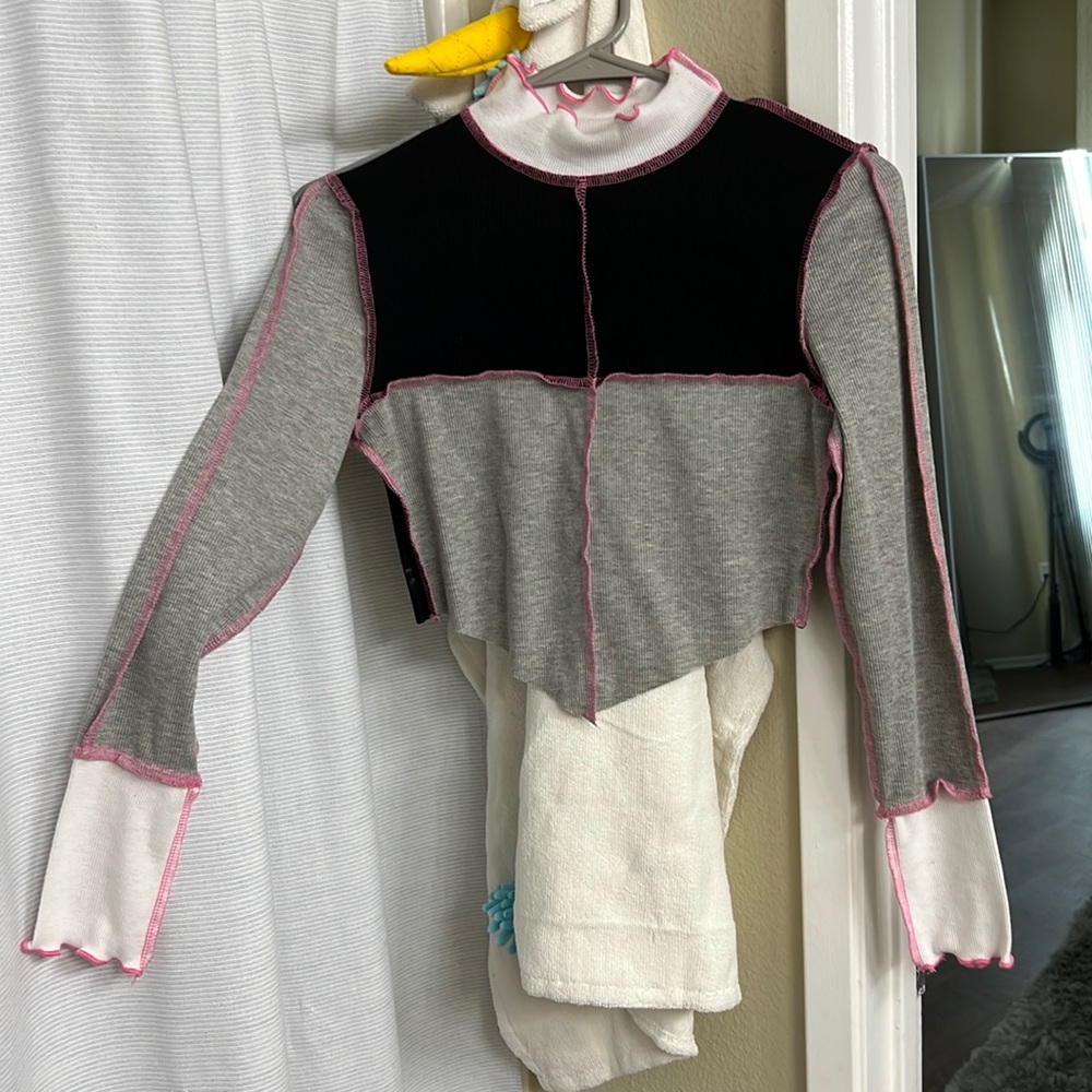 Shein overlock cropped top